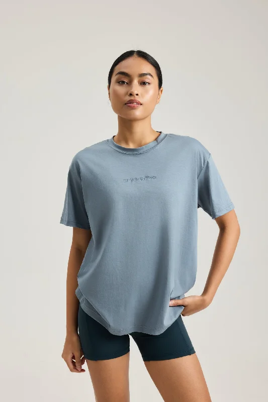 Women's Elegant Outfit Oversized Tee in Wonder