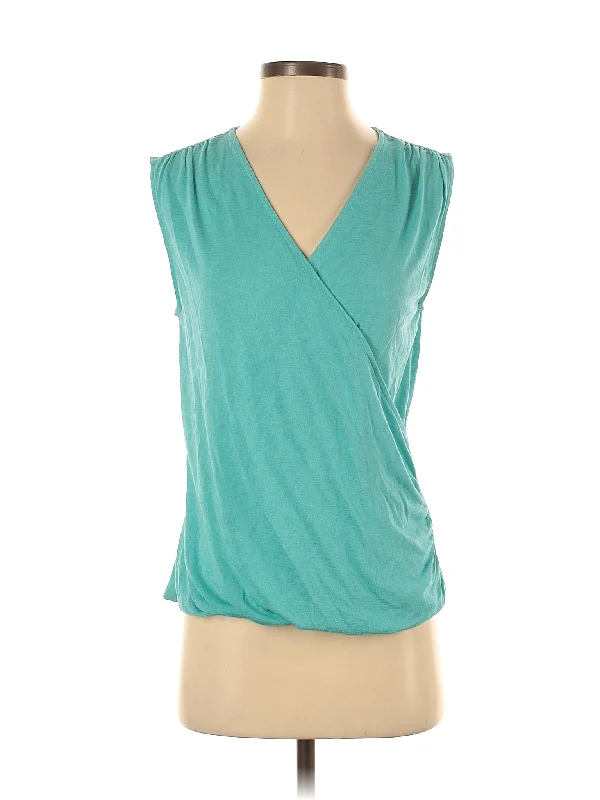 Women's Vintage-Inspired Outfit Sleeveless T Shirt