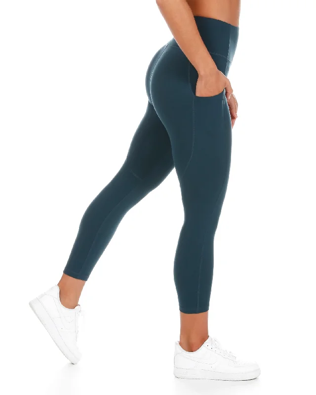 Women's Fashion-Forward Apparel 7/8 Aura Ascend Leggings - Deep Forest